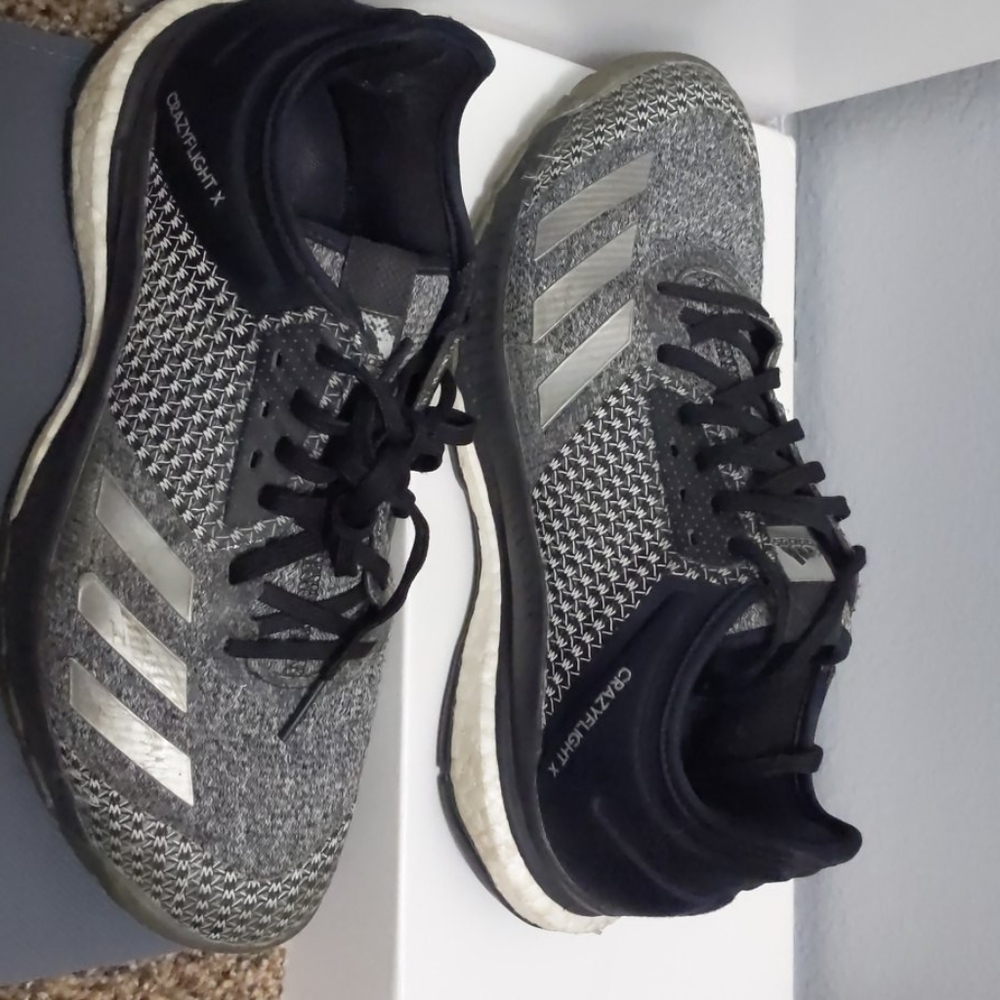 Gray crazyfight x adidas volleyball shoes